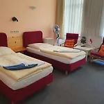 Zum Lichtenberger 3* ברלין