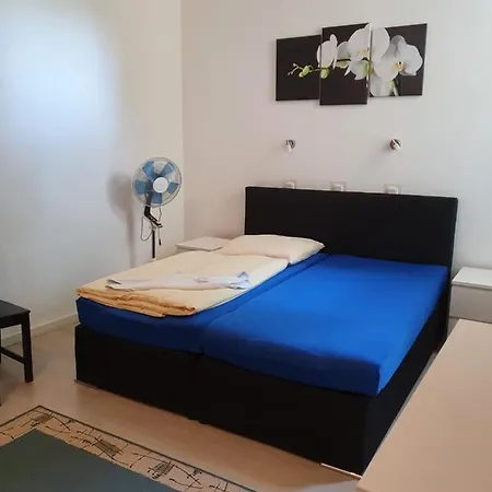 Zum Lichtenberger Berlino