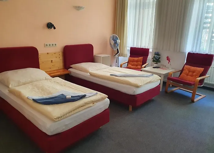 Zum Lichtenberger 3* ברלין