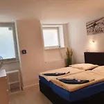 Zum Lichtenberger Guest house